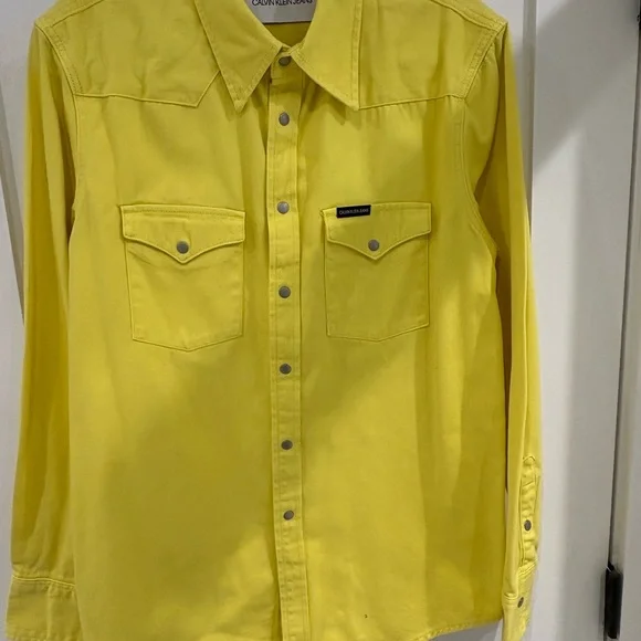 Calvin Klein Jeans Yellow Lightweight Jacket with Yoke Detail - Picture 6 of 6